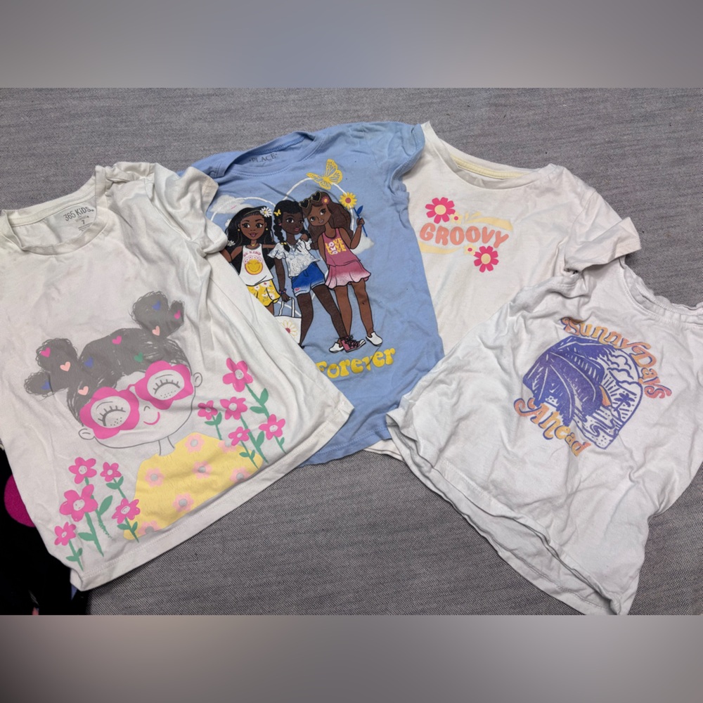 17 pieces! Kids Graphic T-Shirts - Multicolor play clothes size 6-7 girls